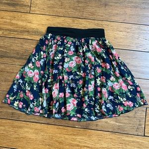 Floral mini skirt, size XS
